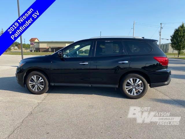 Used 2019 Nissan Pathfinder SV with VIN 5N1DR2MMXKC576711 for sale in Freeland, MI