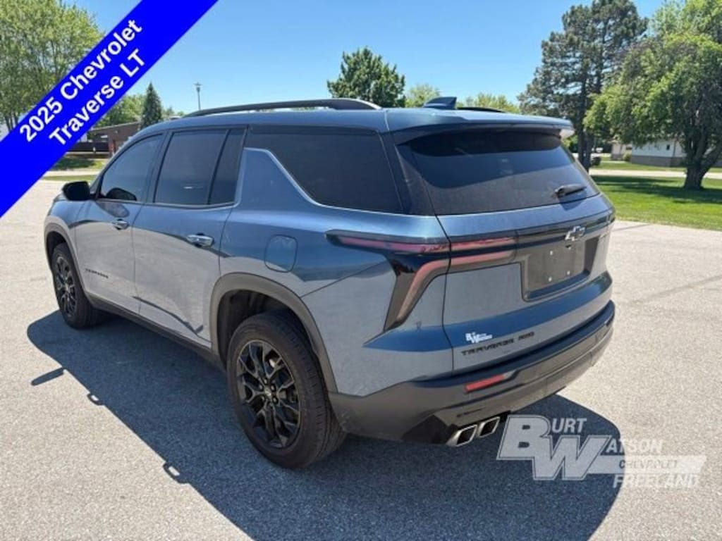 Used 2025 Chevrolet Traverse LT SUV