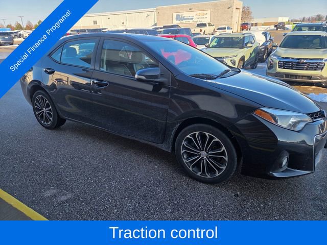 2015 Toyota Corolla LE photo 3