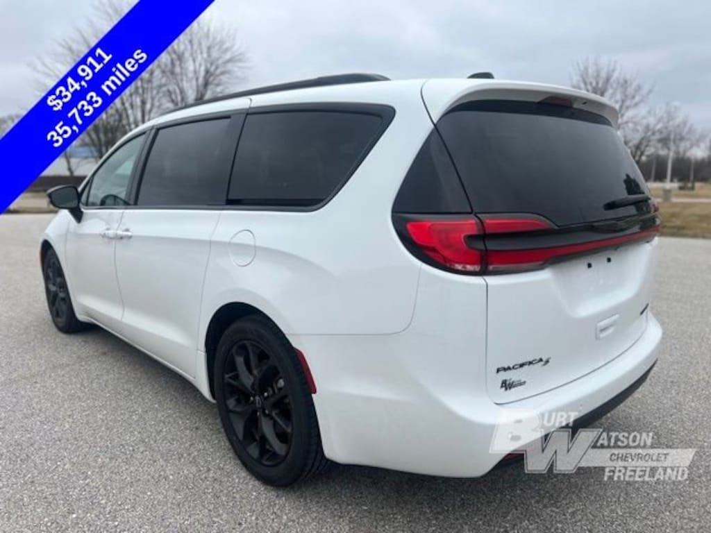 Used 2025 Chrysler Pacifica Limited