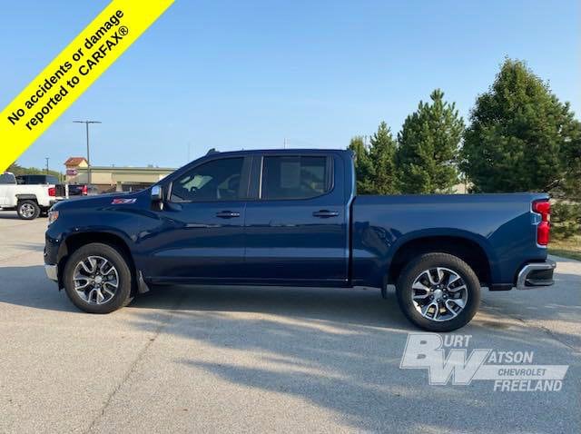 Used 2023 Chevrolet Silverado 1500 LT with VIN 3GCUDDE86PG115817 for sale in Freeland, MI