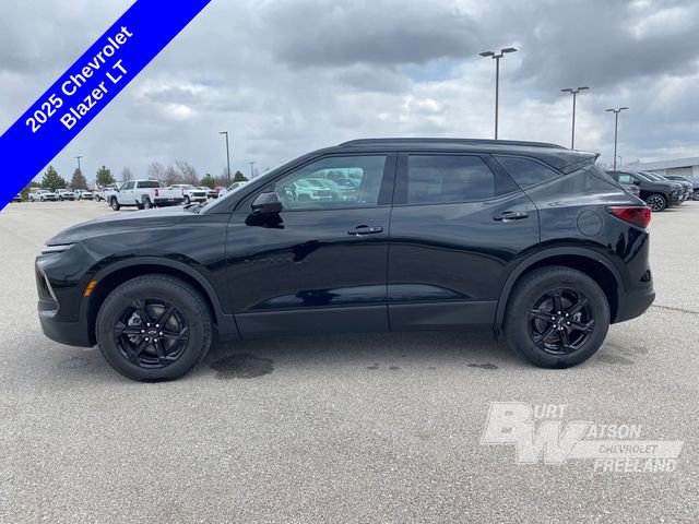 2025 Chevrolet Blazer 2LT photo 2