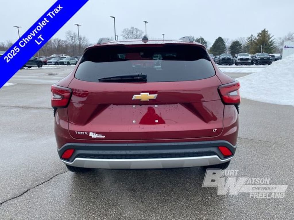Used 2025 Chevrolet Trax LT SUV