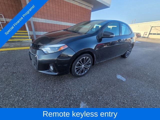 2015 Toyota Corolla LE photo 2