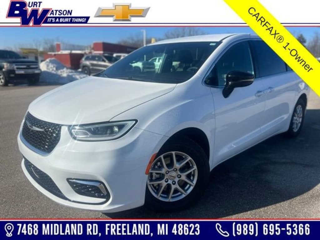 Used 2025 Chrysler Pacifica Select