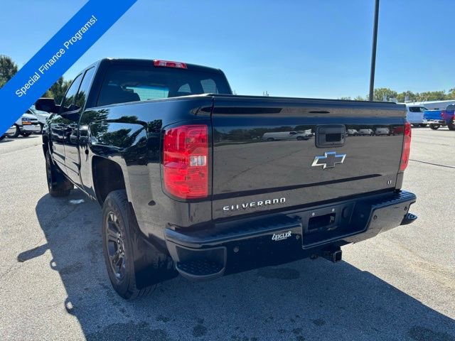 2018 Chevrolet Silverado 1500 LT photo 3