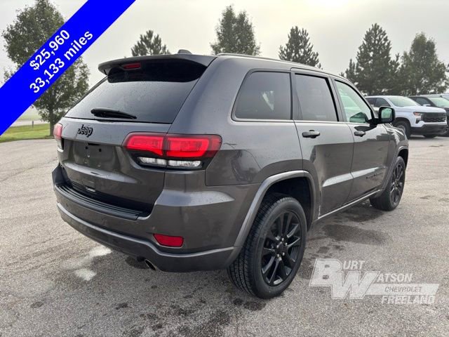 2021 Jeep Grand Cherokee Laredo X photo 2