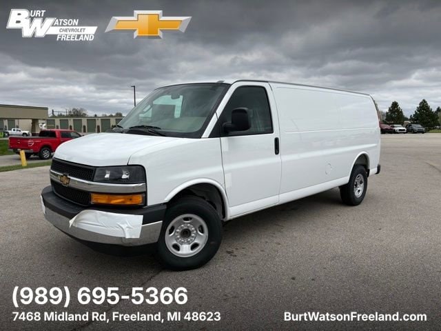 2026 Chevrolet Express 2500 Extended Work Van HD's photo