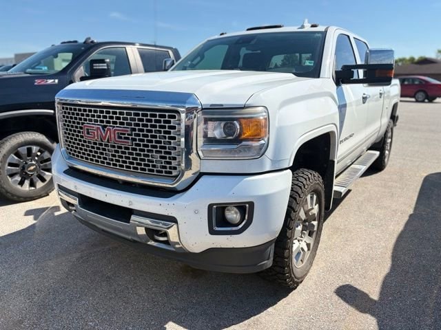 2015 GMC Sierra 4WD Crew Cab Short Box's photo