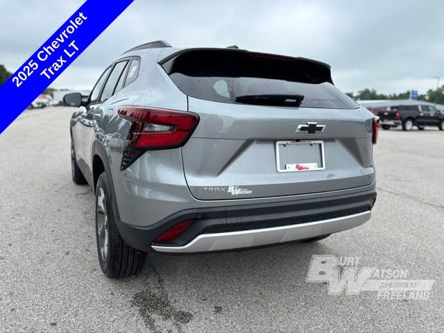 2025 Chevrolet Trax LT photo 3