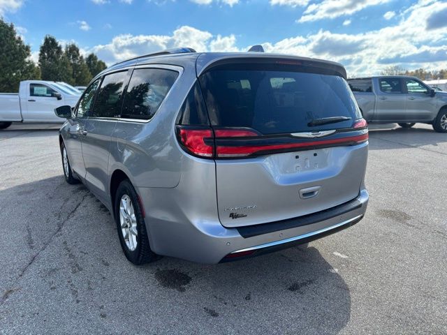 2021 Chrysler Pacifica Touring L photo 2