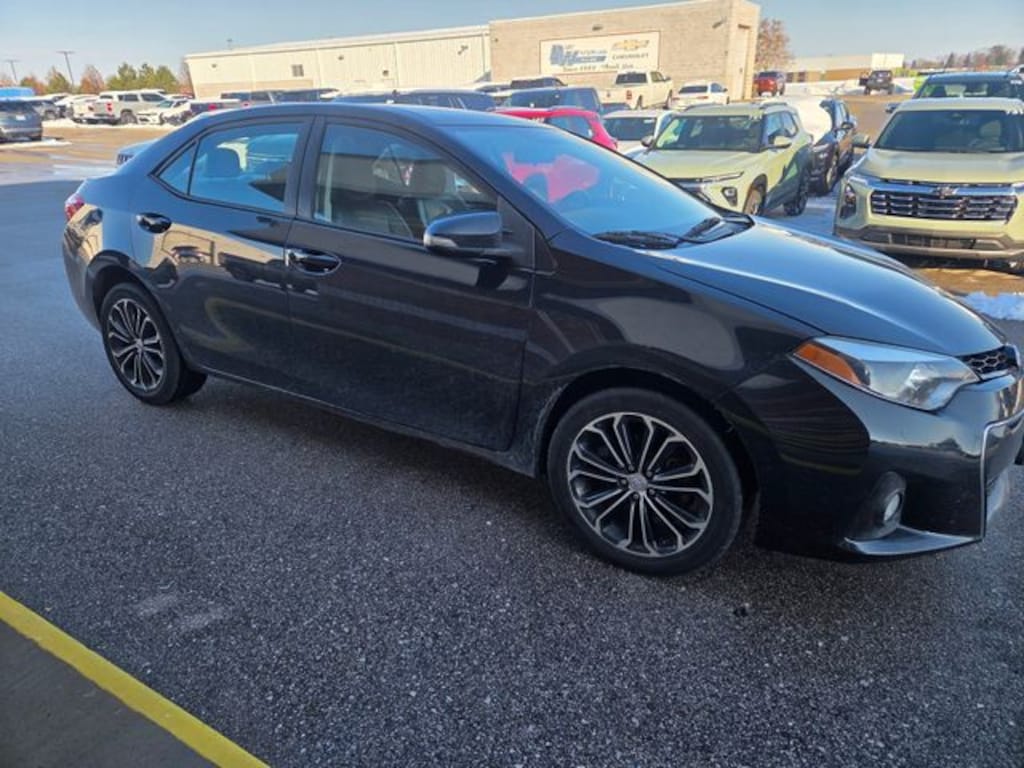 Used 2015 Toyota Corolla LE Sedan