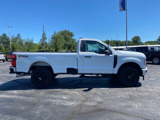 2025 Ford F-350 Super Duty XL - Photo 8