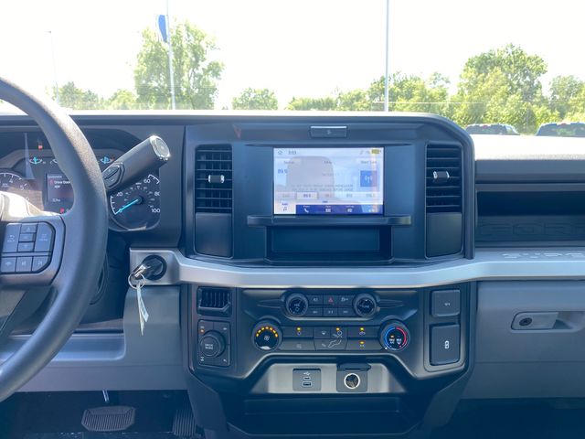 2025 Ford F-350 Super Duty XL - Photo 20
