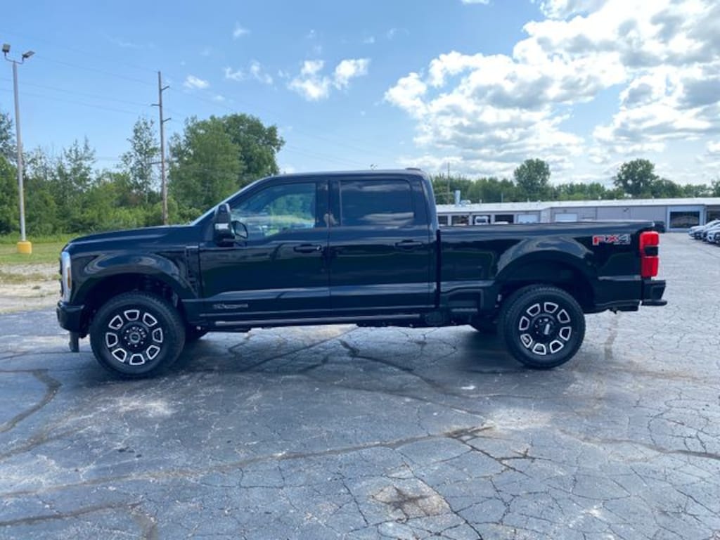 New 2026 Ford F-250SD Platinum Truck Crew Cab
