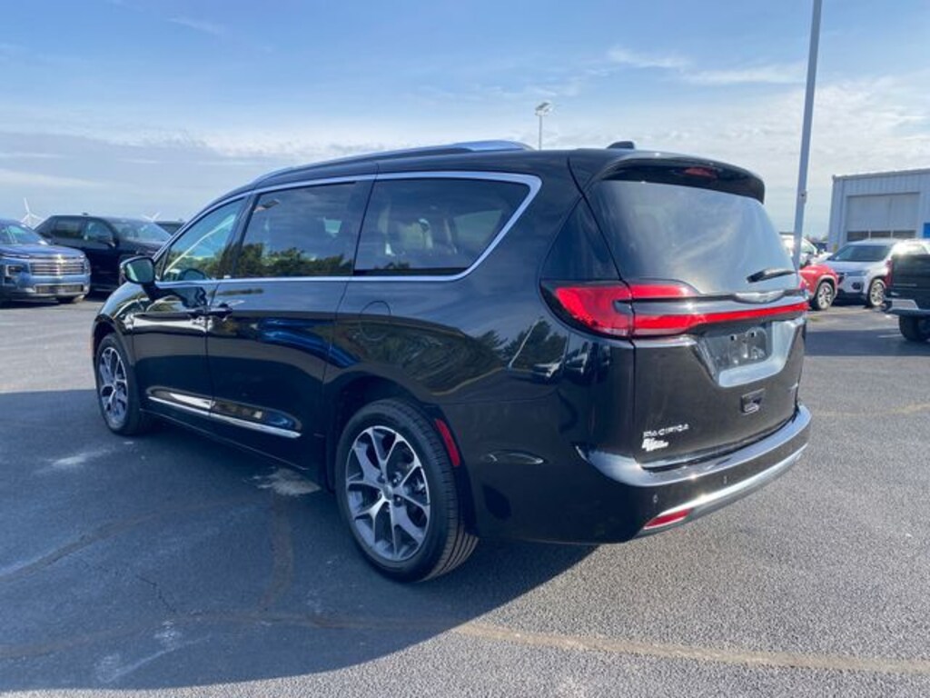 Used 2021 Chrysler Pacifica Limited Van Passenger Van