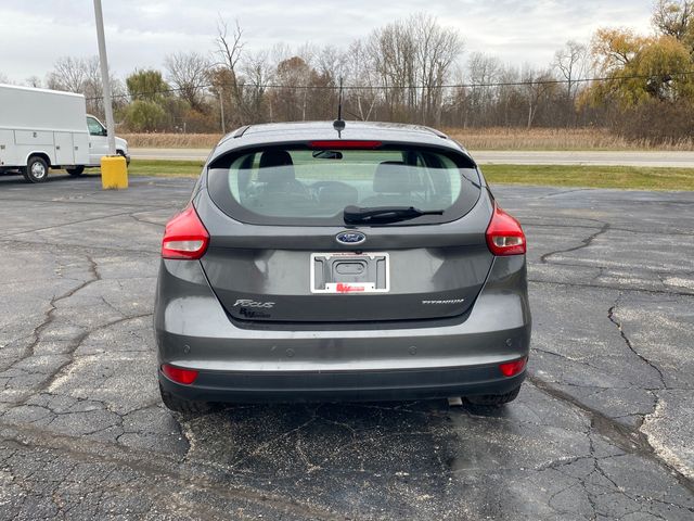 2017 Ford Focus Titanium photo 3