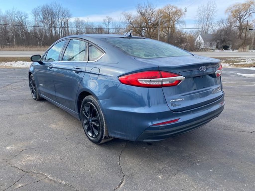 Used 2019 Ford Fusion Hybrid SE Sedan
