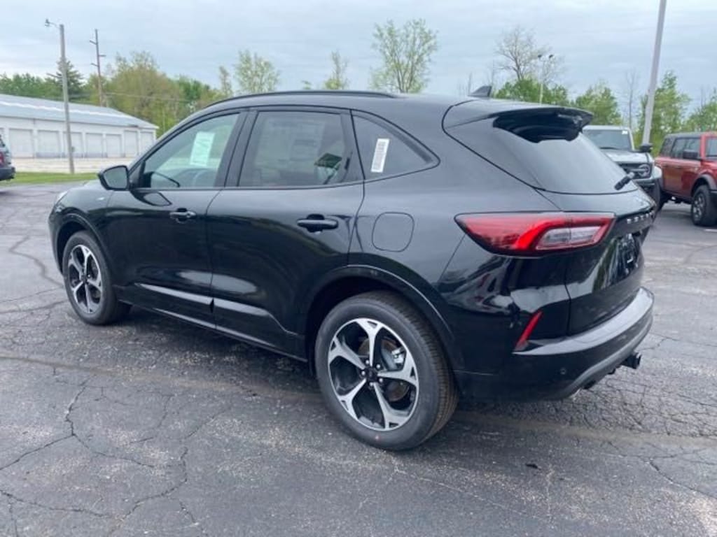 Used 2024 Ford Escape ST-Line Select SUV