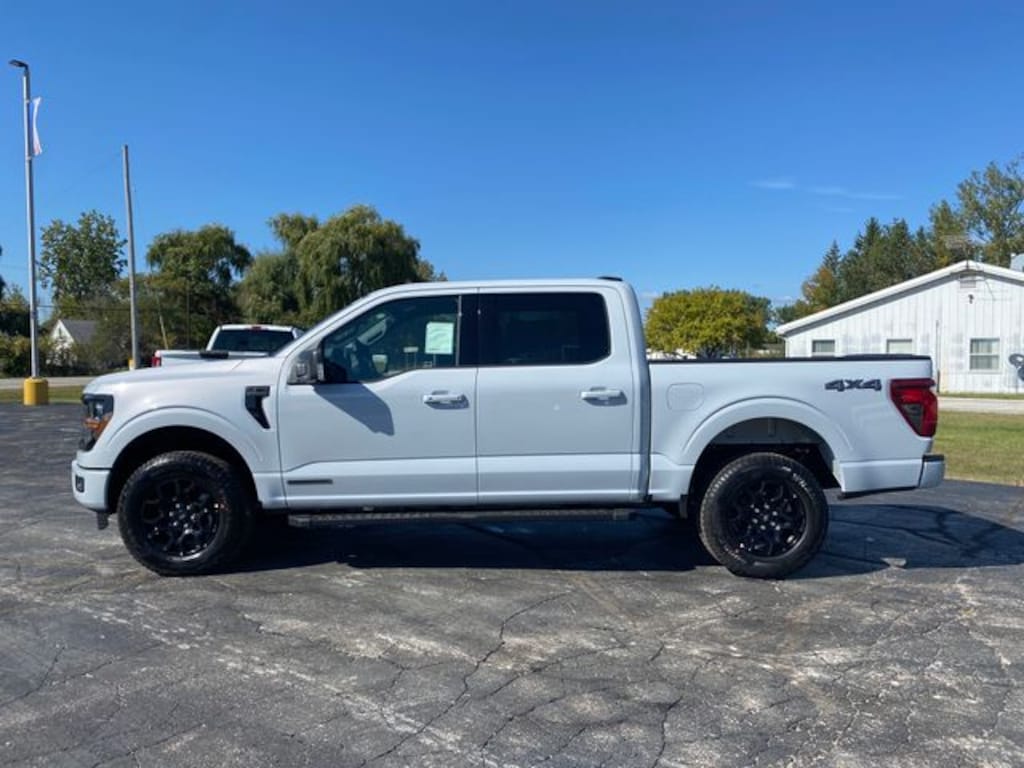 New 2025 Ford F-150 XLT Truck SuperCrew Cab