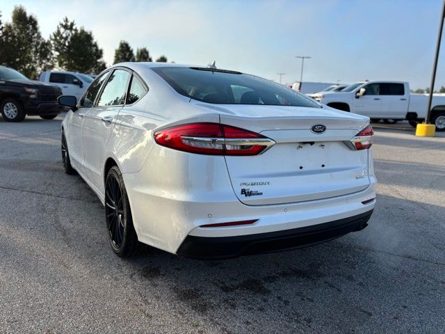 2020 Ford Fusion SE photo 3