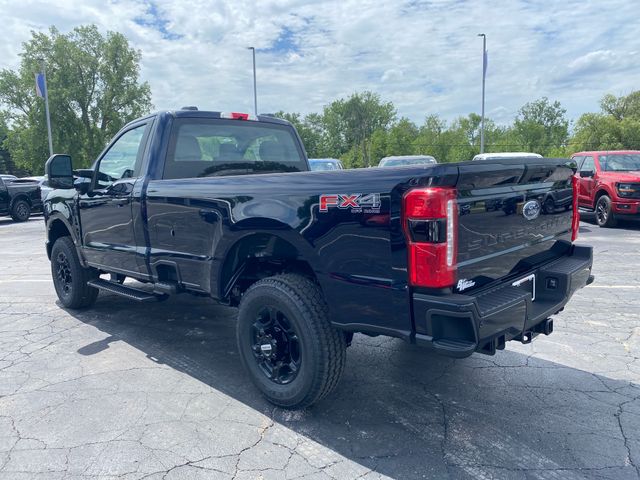 2025 Ford F-350 photo 3