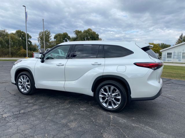 2023 Toyota Highlander Limited photo 3