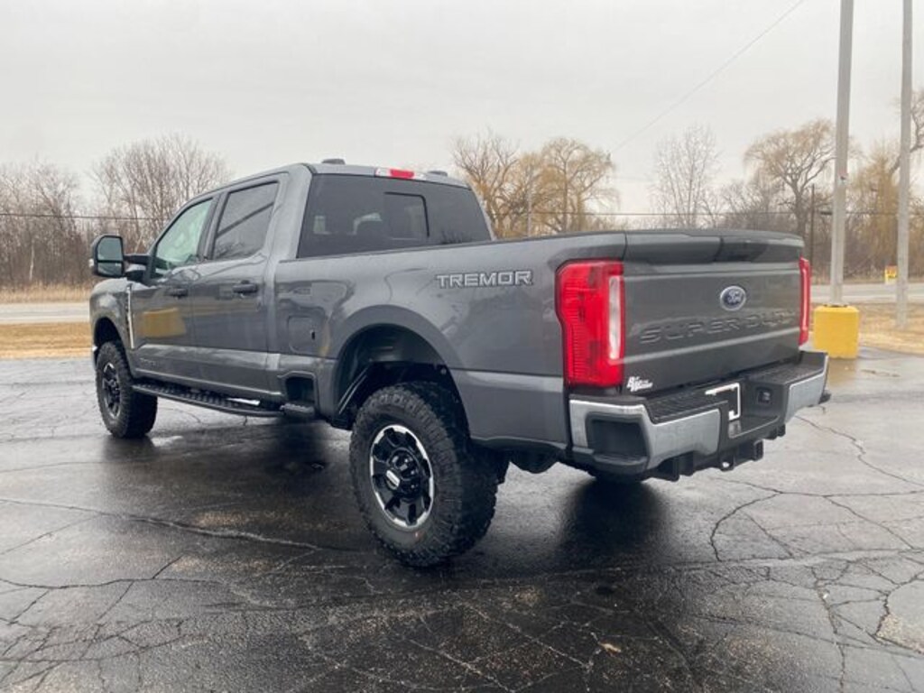 New 2026 Ford F-250SD XLT Truck Crew Cab