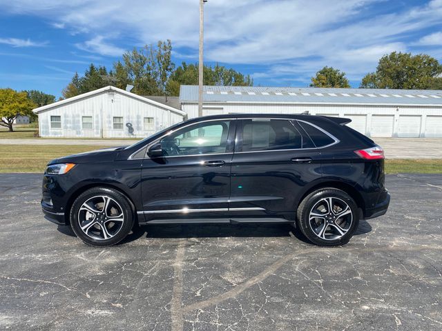 2021 Ford Edge Titanium photo 2