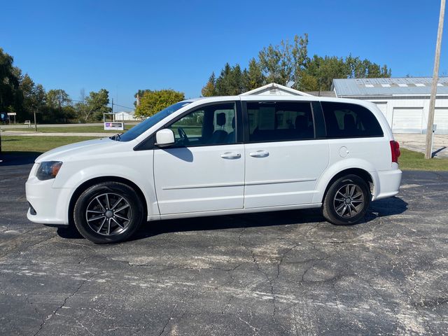 2016 Dodge Grand Caravan R/T photo 2