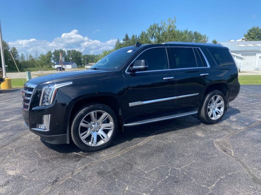 Used 2017 Cadillac Escalade Luxury SUV