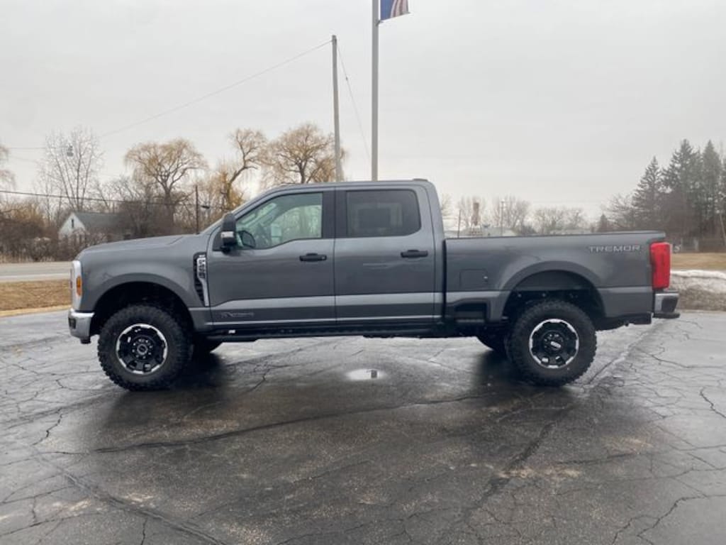 New 2026 Ford F-250SD XLT Truck Crew Cab