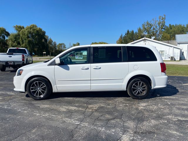 2016 Dodge Grand Caravan R/T photo 3