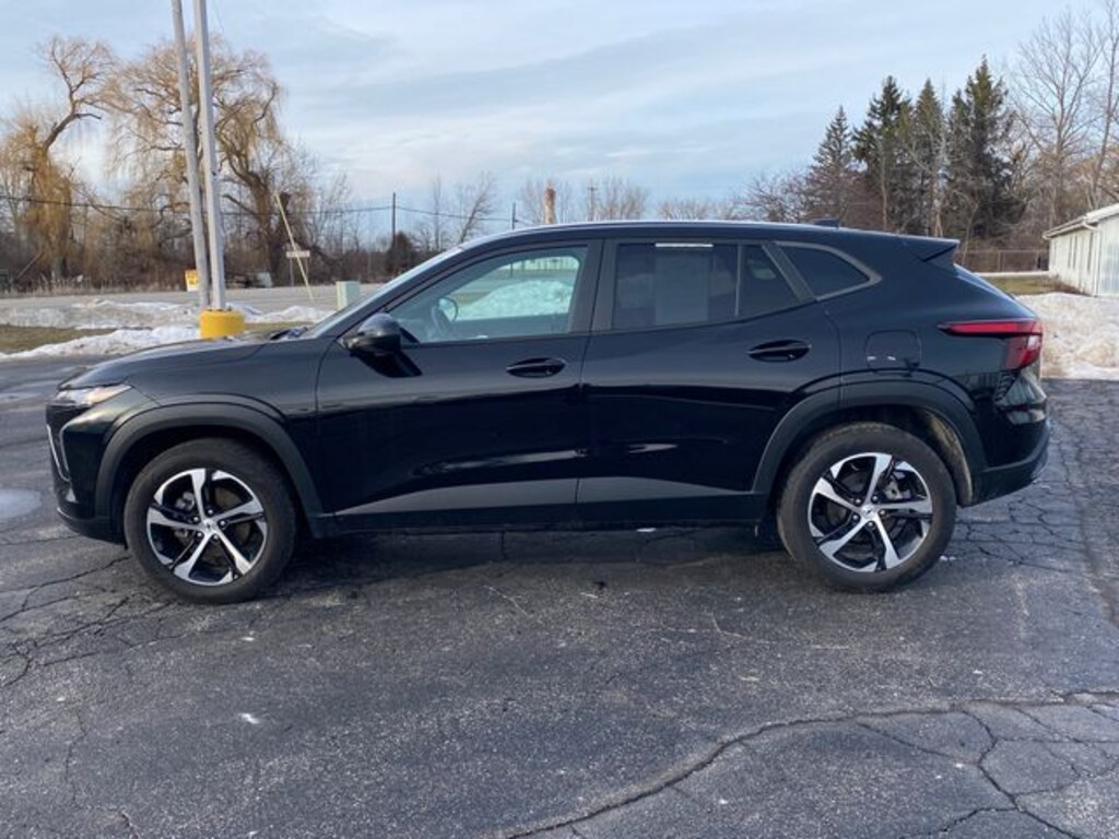 Used 2024 Chevrolet Trax 1RS SUV