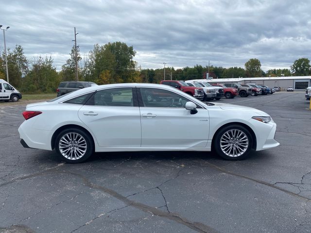 2019 Toyota Avalon Hybrid Limited photo 3