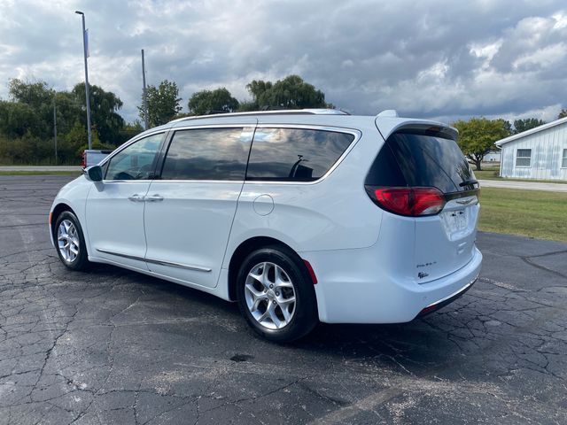 2020 Chrysler Pacifica Limited photo 3