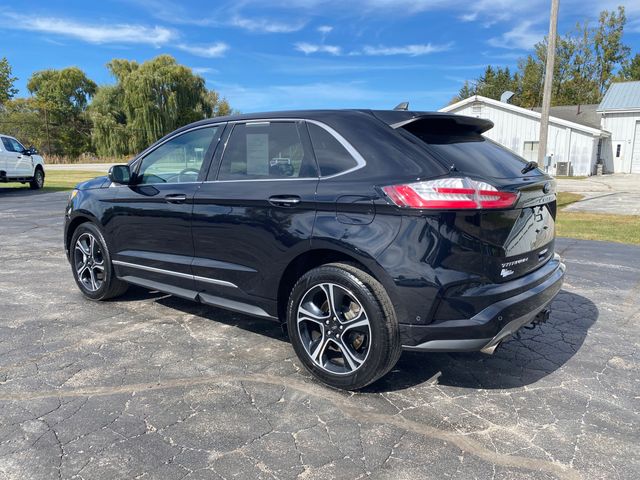 2021 Ford Edge Titanium photo 3