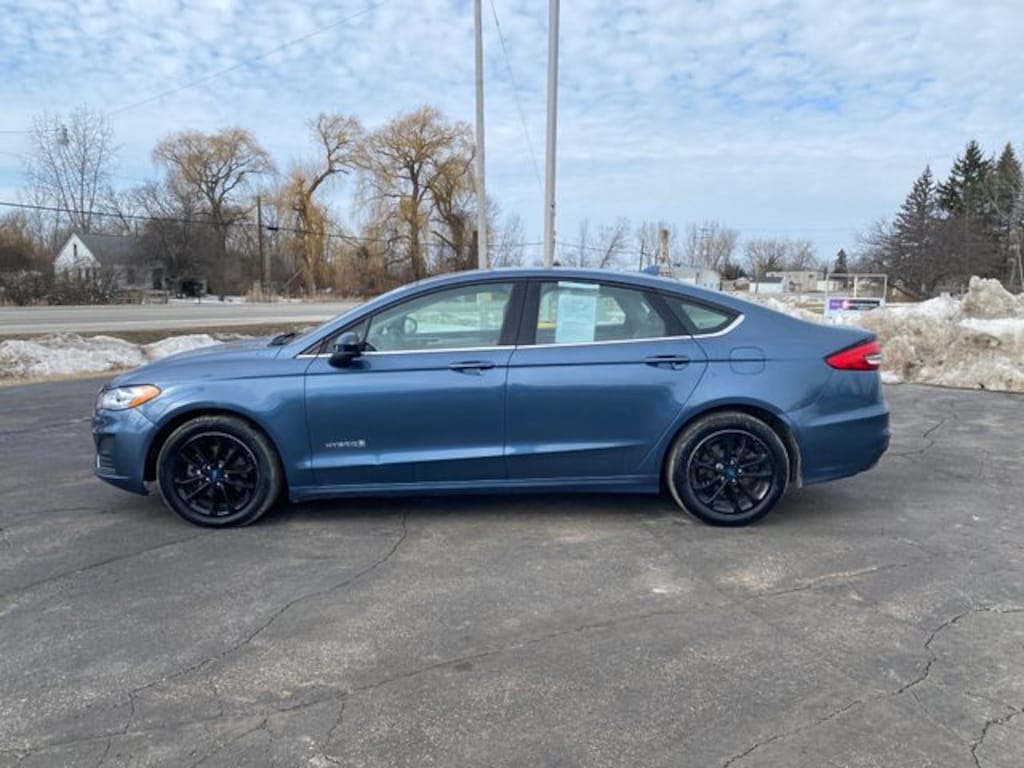 Used 2019 Ford Fusion Hybrid SE Sedan