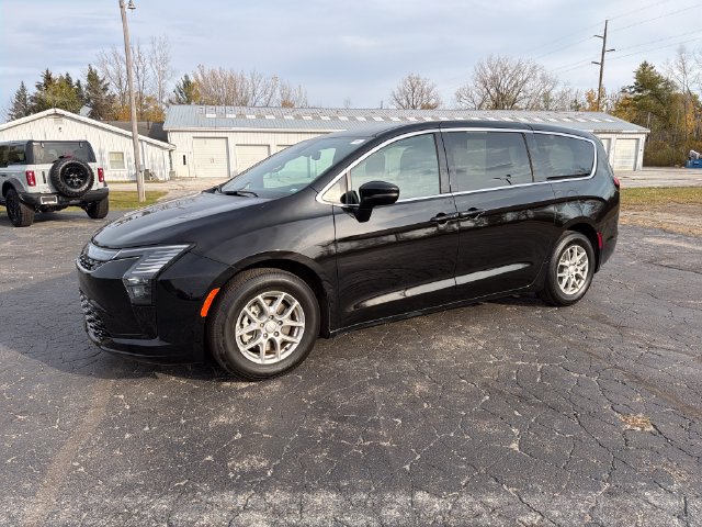 Used 2027 Chrysler Pacifica Select Van Passenger Van
