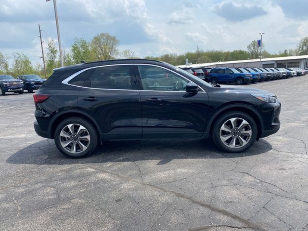 Used 2025 Ford Escape Platinum SUV