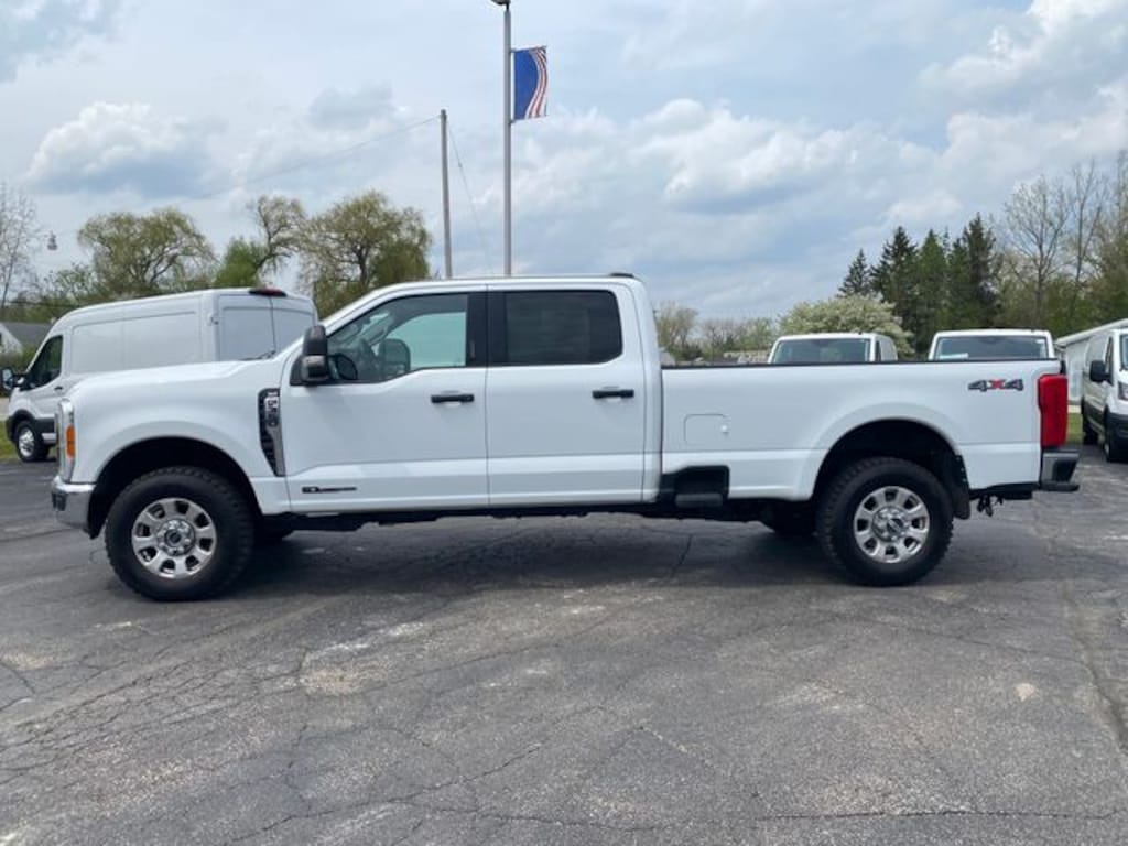 Used 2023 Ford F-350SD XLT Truck Crew Cab
