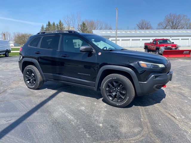 Used 2019 Jeep Cherokee Trailhawk Elite with VIN 1C4PJMBNXKD273938 for sale in Freeland, MI