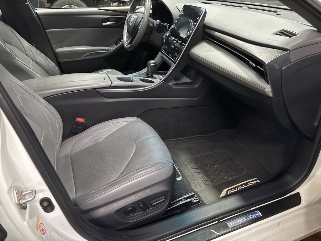 Used 2019 Toyota Avalon XLE Sedan