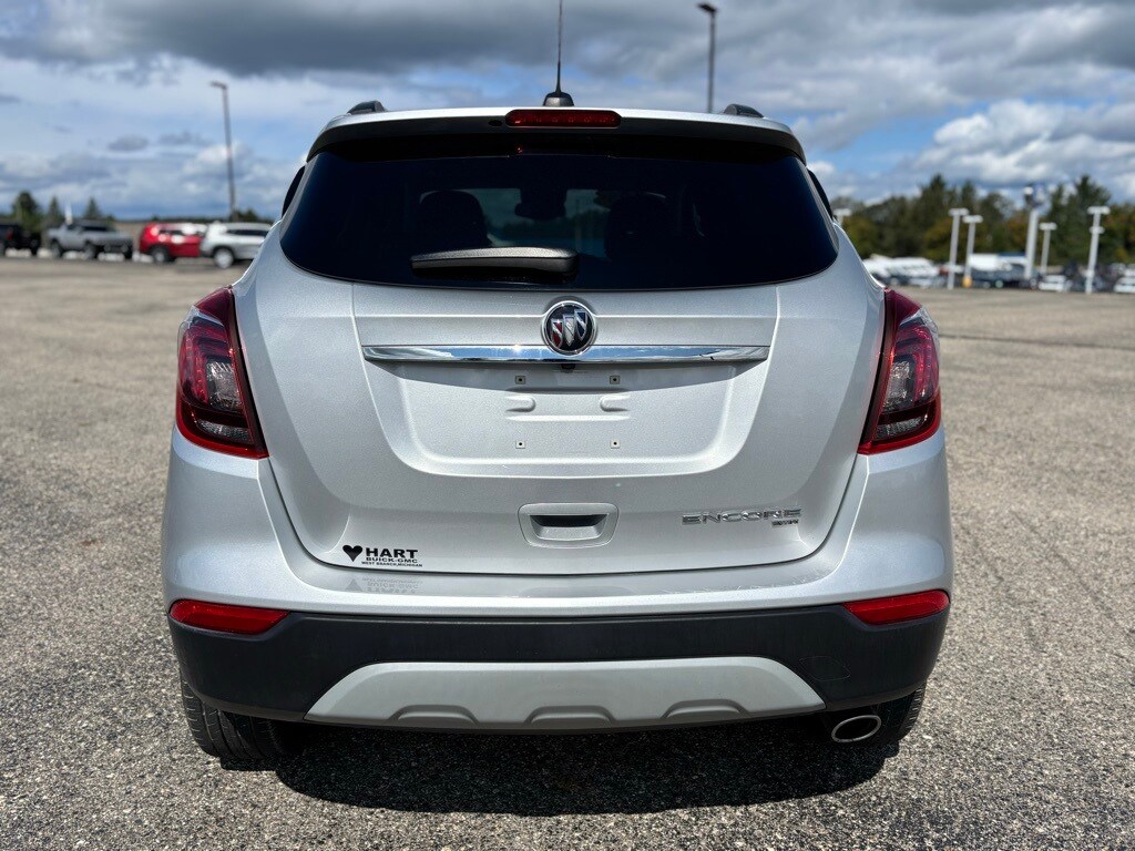 2022 Toyota RAV4 LE photo 4