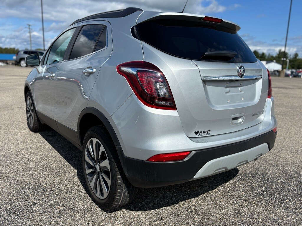 2022 Toyota RAV4 LE photo 3