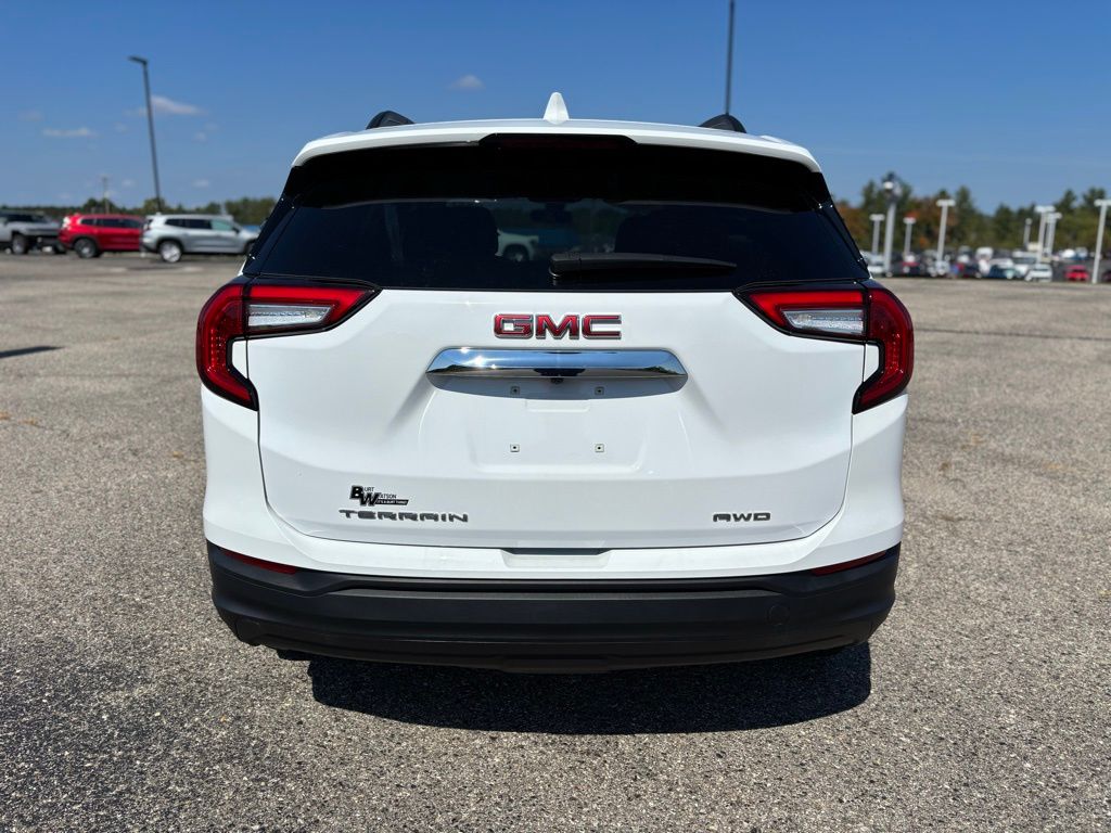 2023 Gmc Terrain SLE photo 3