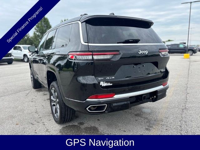 2022 Jeep Grand Cherokee Overland photo 2