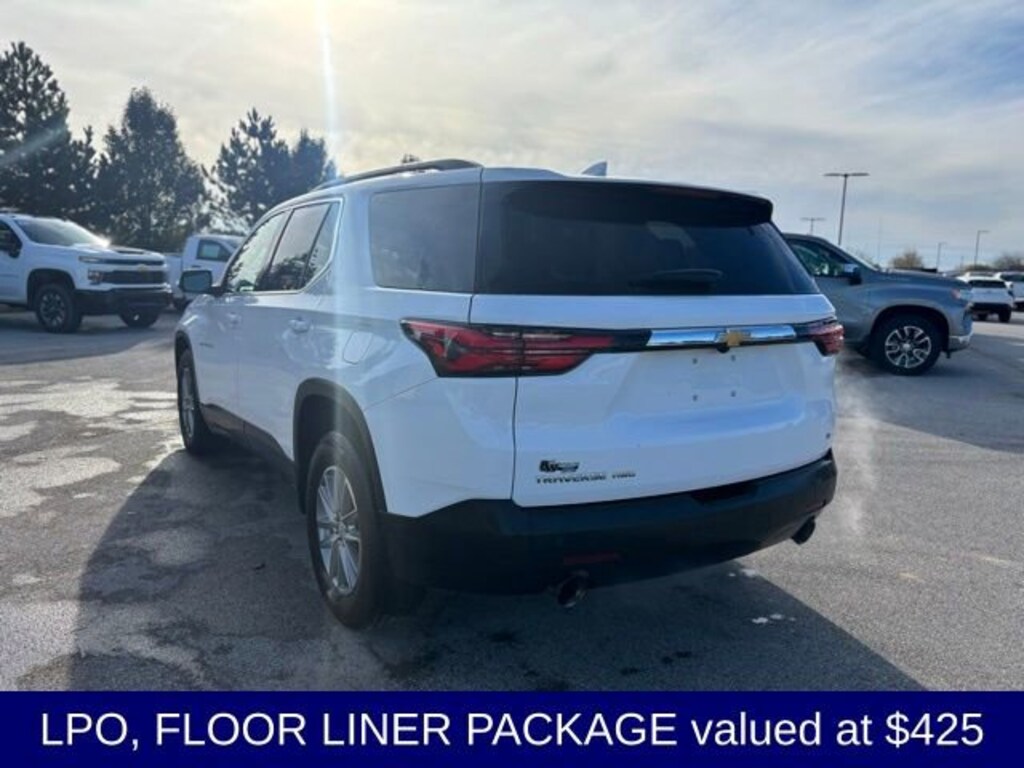 Used 2023 Chevrolet Traverse LT Cloth SUV