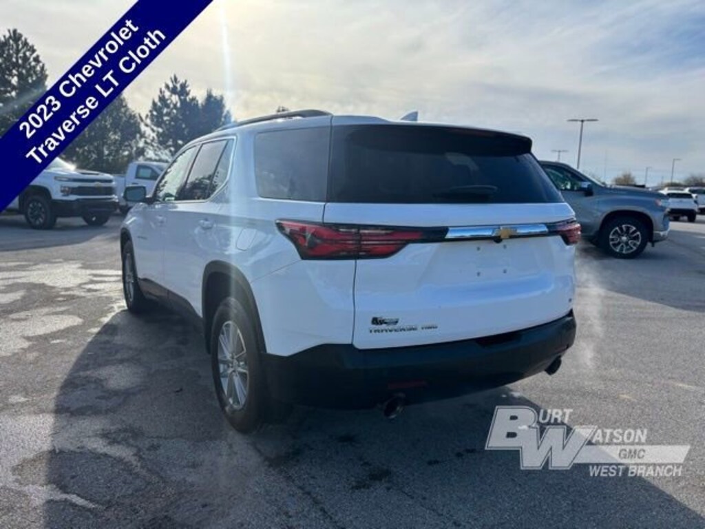Used 2023 Chevrolet Traverse LT Cloth SUV