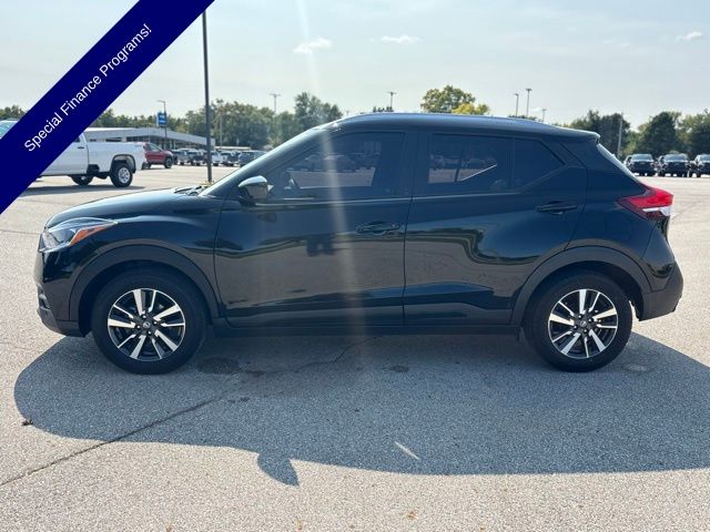 2019 Nissan Kicks SV photo 2